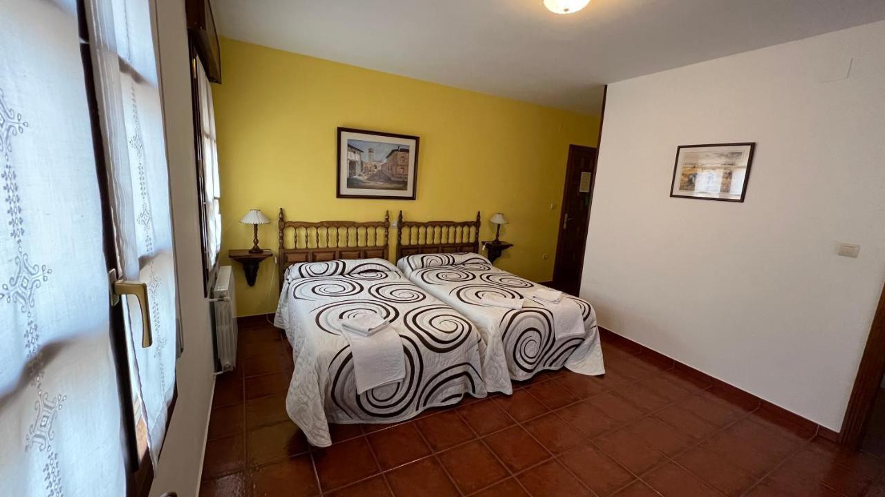 Las Cantigas Villalcazar de Sirga Exterior photo