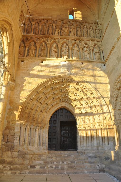 Las Cantigas Villalcazar de Sirga Exterior photo