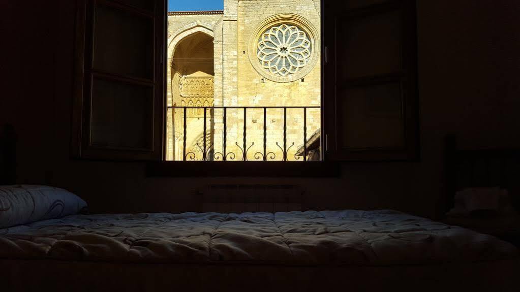Las Cantigas Villalcazar de Sirga Exterior photo
